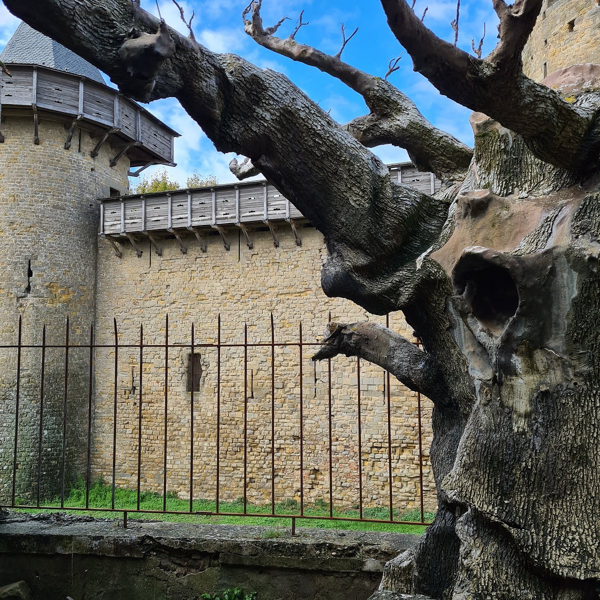👻 카르카손 유령의 집 (라 메종 앙테)